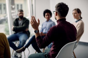 La Frontera Digital del Liderazgo: Cómo la Tecnología está Transformando el Coaching Ejecutivo