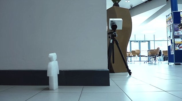 La super cámara espía que ve objetos detrás de las esquinas